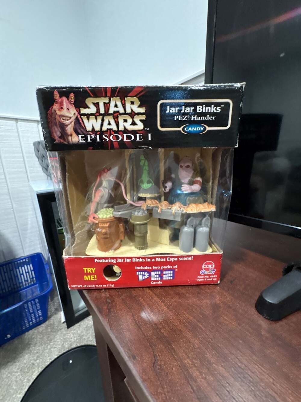 1999 Star Wars Episode I Jar Jar Binks PEZ Hander by Cap Candy / Hasbro